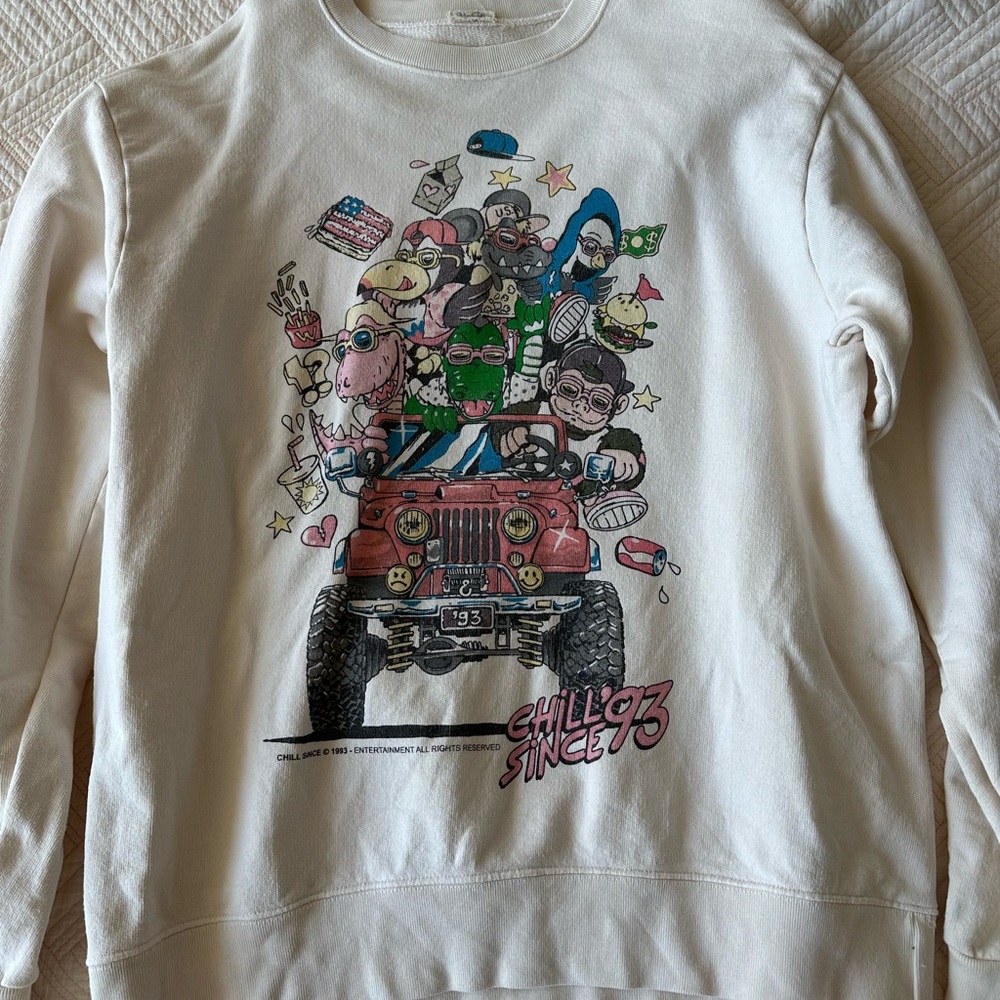 Brandy Melville John Galt “Chill since ‘93”
long sleeve top